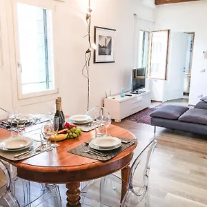 Ca Farnese Apartment Venice